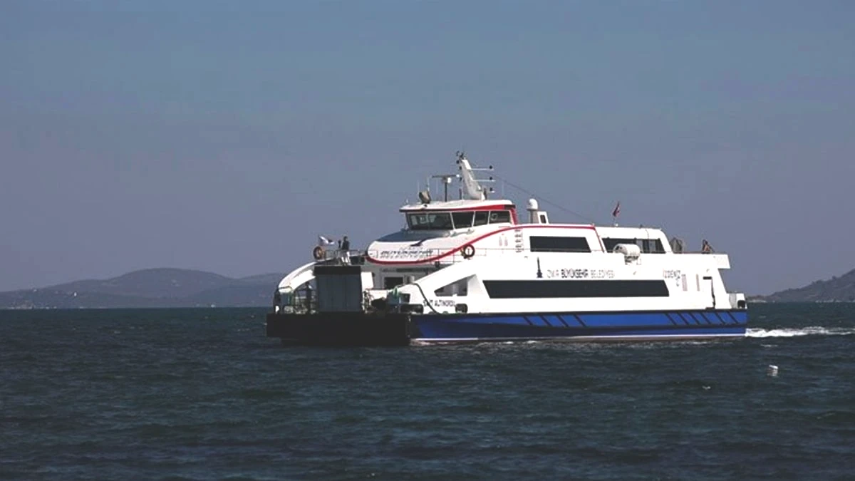 İzmir'de arabalı vapur seferleri iptal