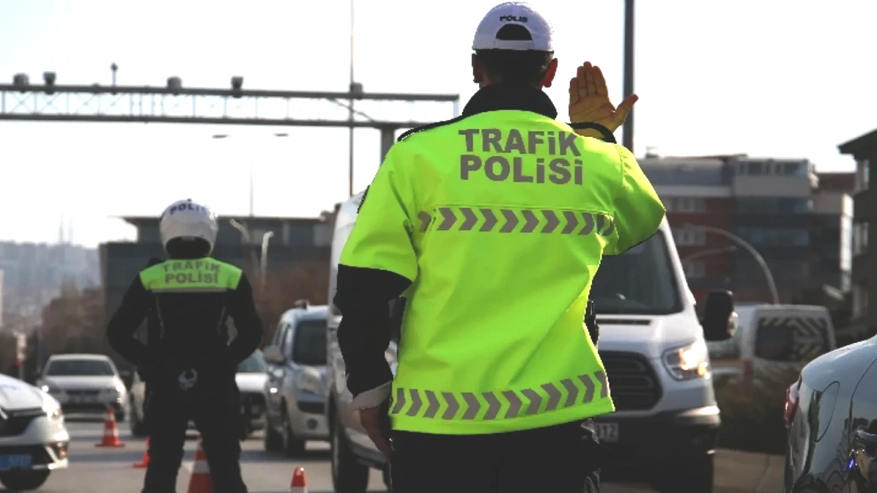 Trafik Polisi 6-8