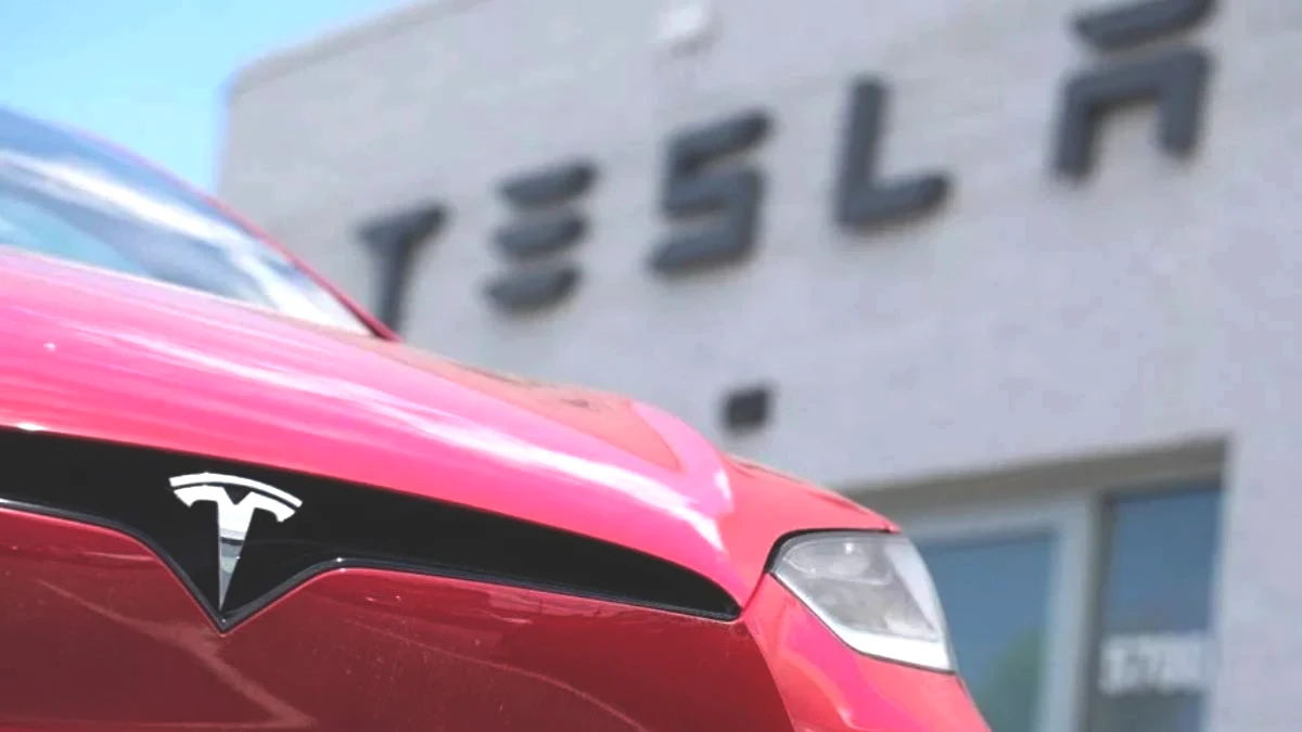 Tesla'dan Türkiye'yi coşturacak haber! Yeni Model Y seri üretime başladı, Türkiye'ye giriş tarihi belli oldu!